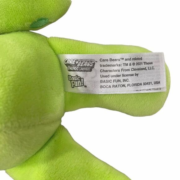 Care Bears Green Do Your Best Bear Plush 2021 Kite Belly Badge 9in - Picture 7 of 11